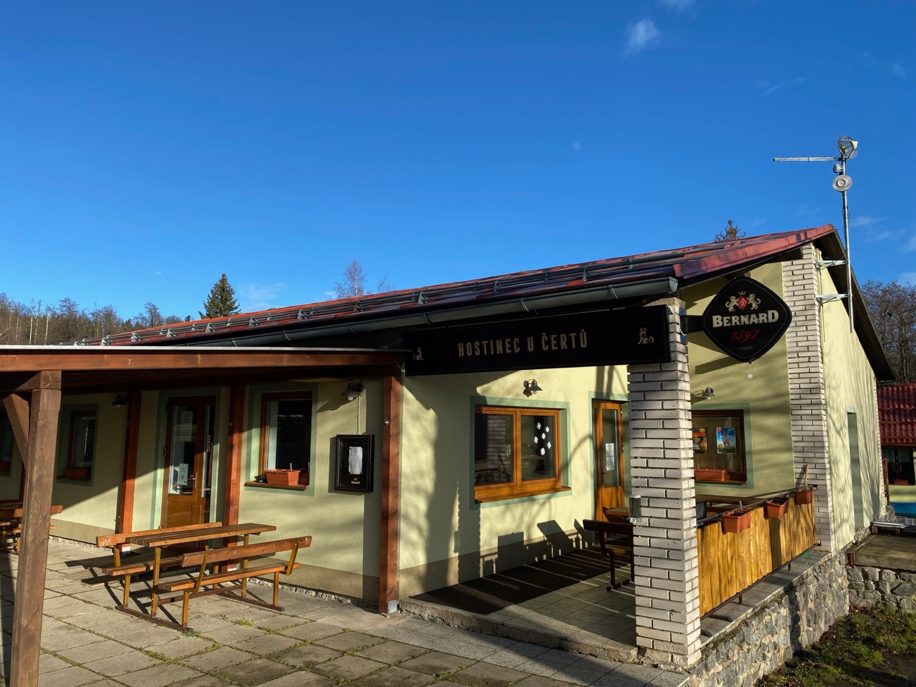 Hostinec U Čertů s venkovní terasou